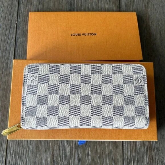 Authentic Louis Vuitton Wallet - Picture 3 of 8